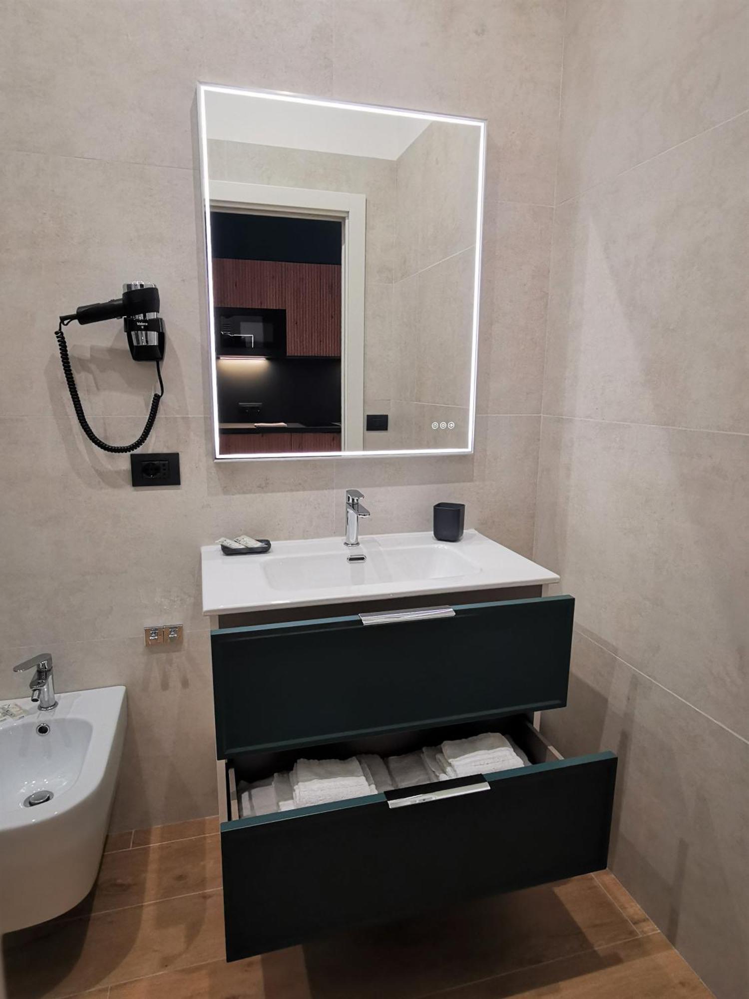 Cattaro 65 - Flexible Check-In Apartments バーリ エクステリア 写真