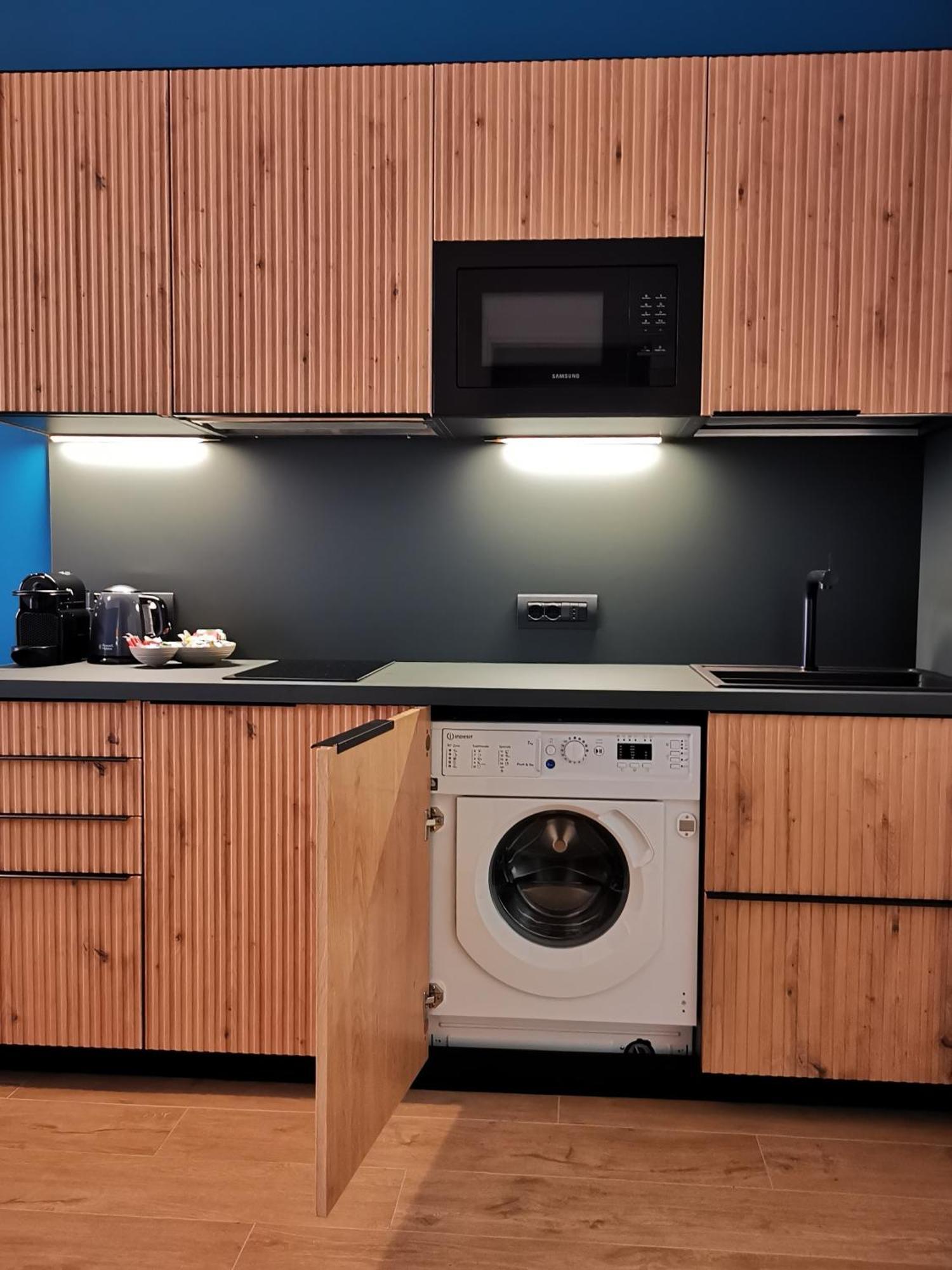 Cattaro 65 - Flexible Check-In Apartments バーリ エクステリア 写真